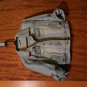 Cropped Denim Jacket Super Cute!